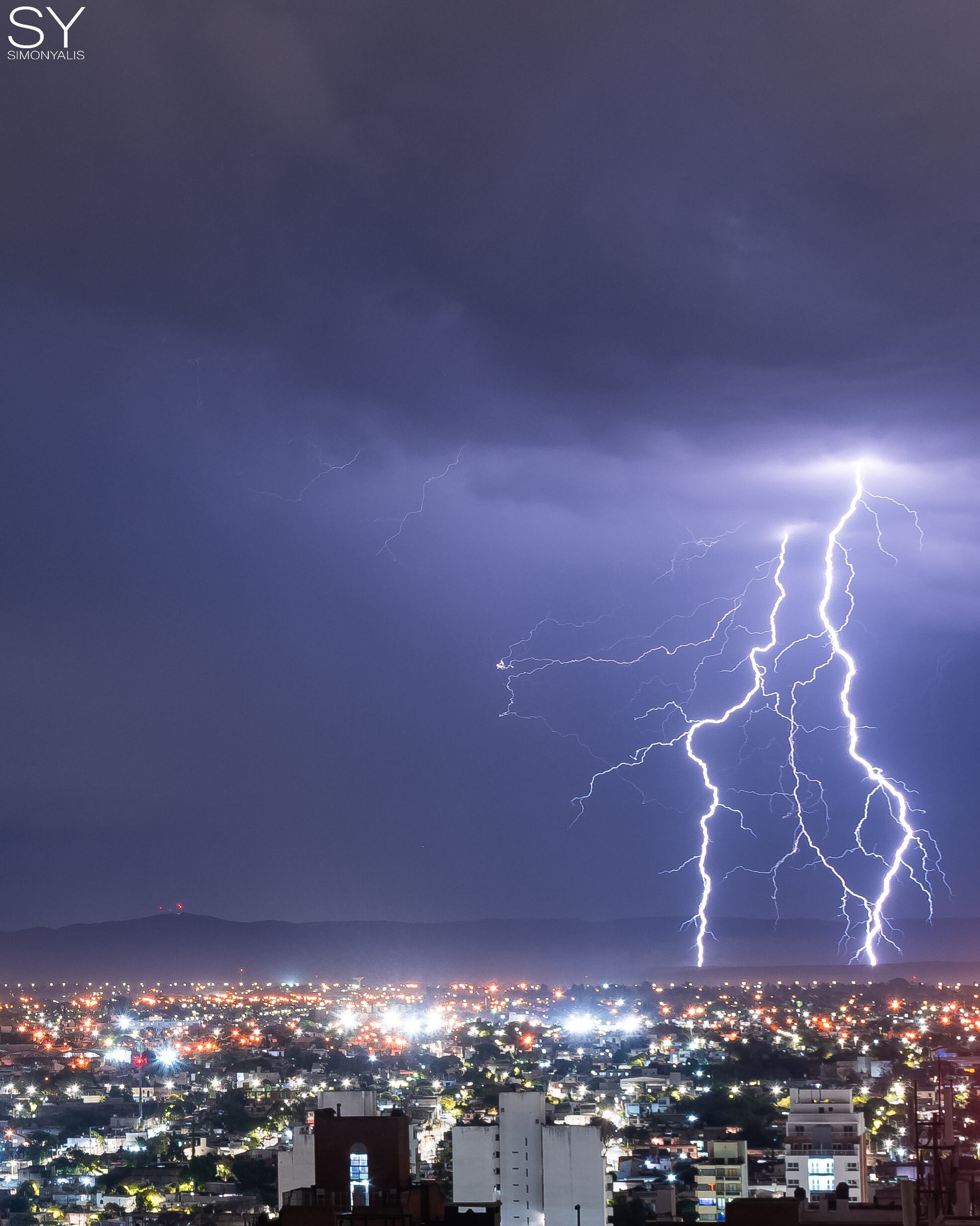 Rayos durante tormentas eléctricas.