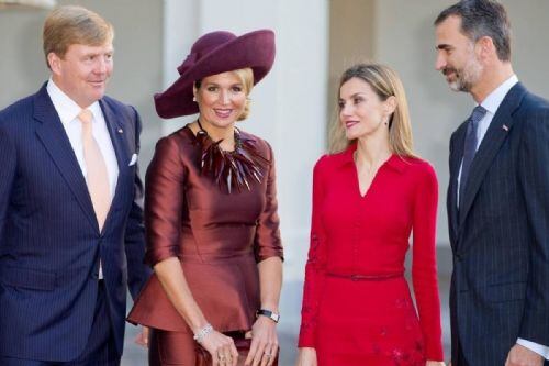 Letizia y Máxima deslumbran con el color “royal”