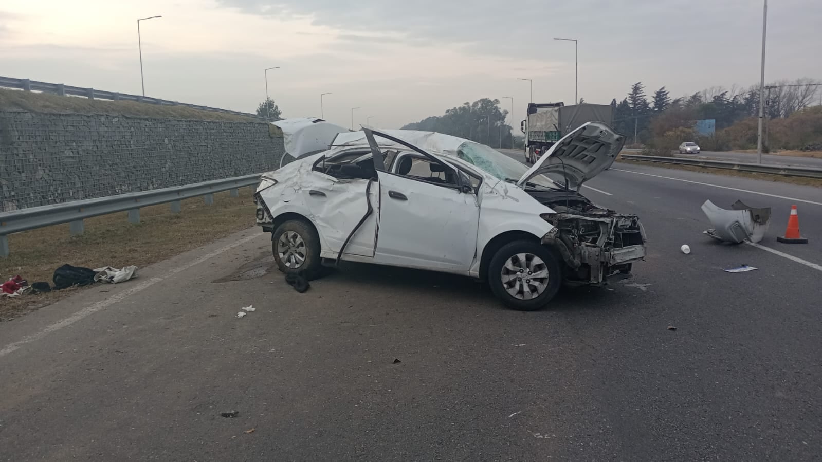 El auto que participó del siniestro. (Policía)