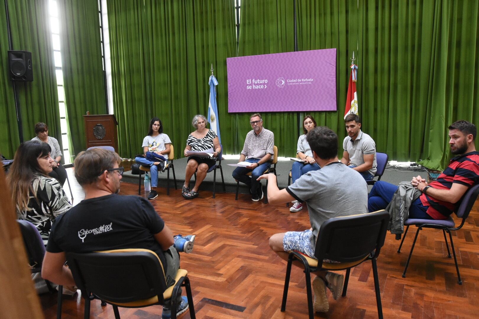 Reunión para avanzar con el Paseo del Bv. Irigoyen