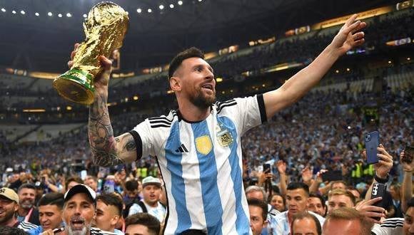 Lionel Messi con la Copa del Mundo.