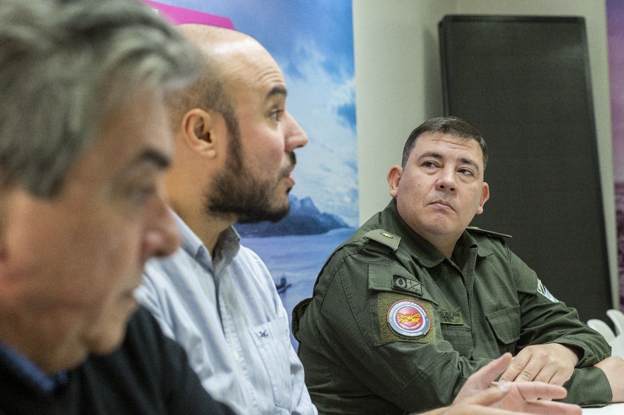 El secretario de Articulación Política y Relaciones Parlamentarias Omar Becerra y el secretario de Gobierno César Molina, mantuvo una reunión con representantes de las distintas Fuerzas de Seguridad.