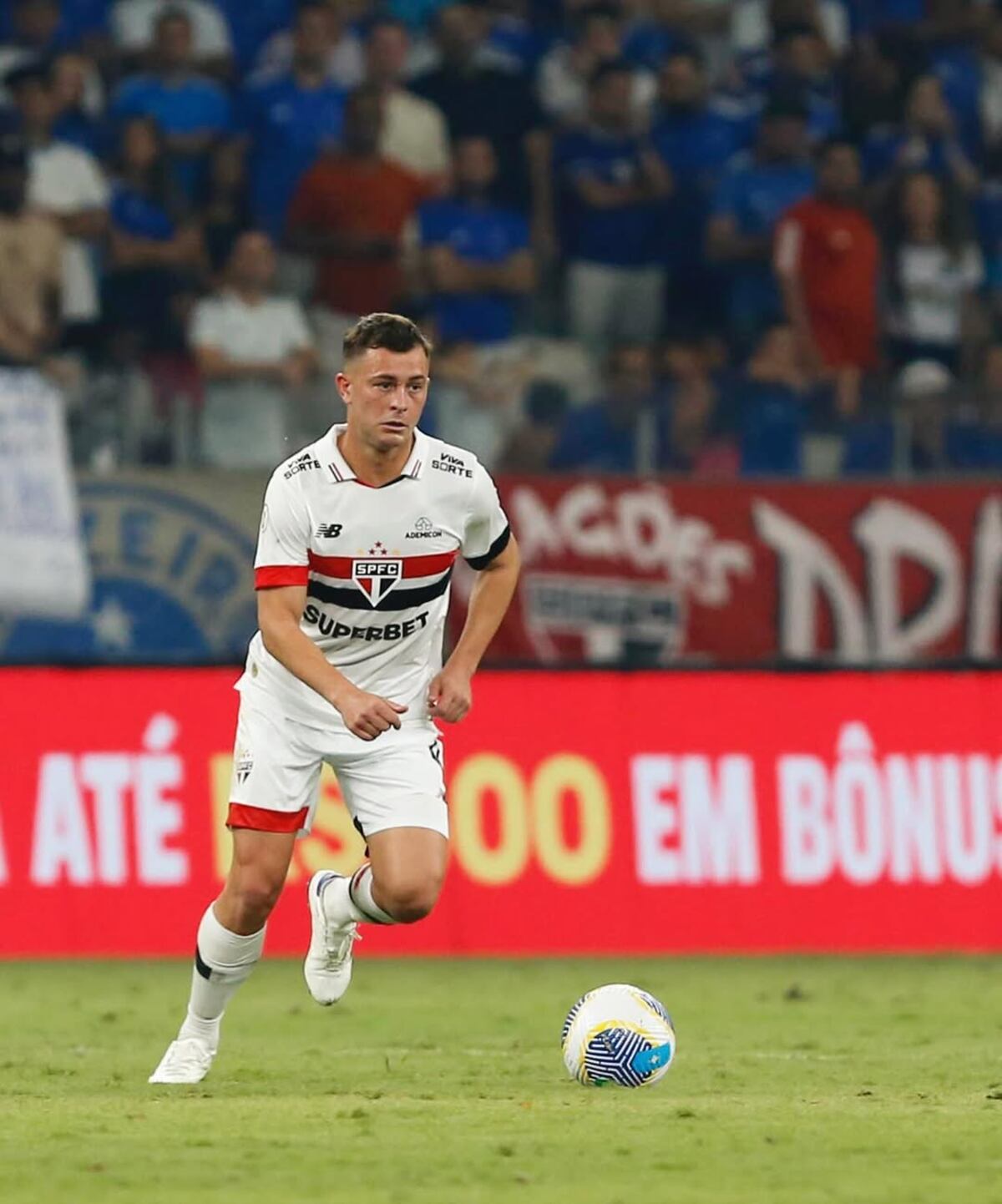 ¿Qué pasa con Longo en Belgrano? Hay acuerdo con el club pero no fue a entrenar