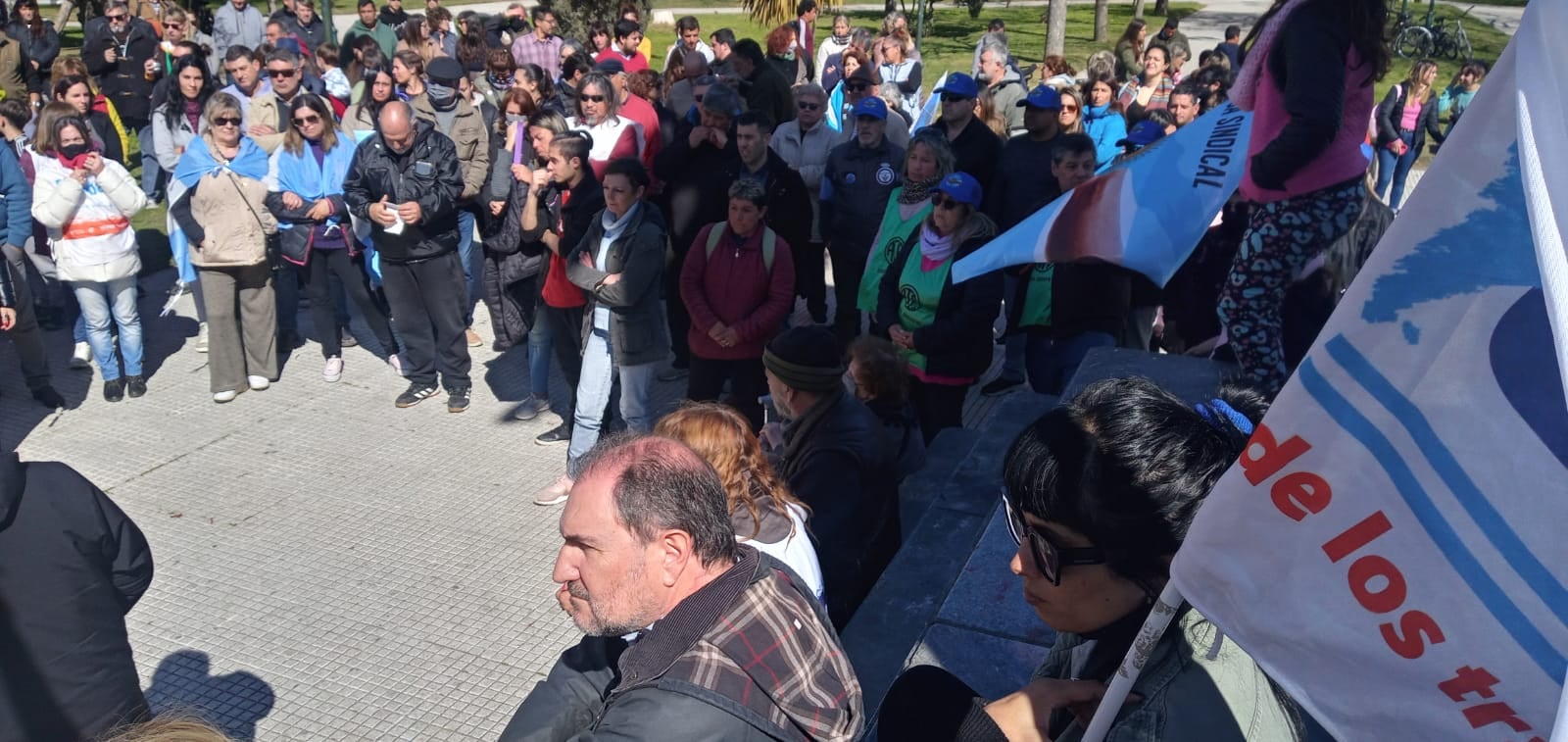 Tres Arroyos marcha en defensa de la democracia y en repudio al atentado contra Cristina Kirchner