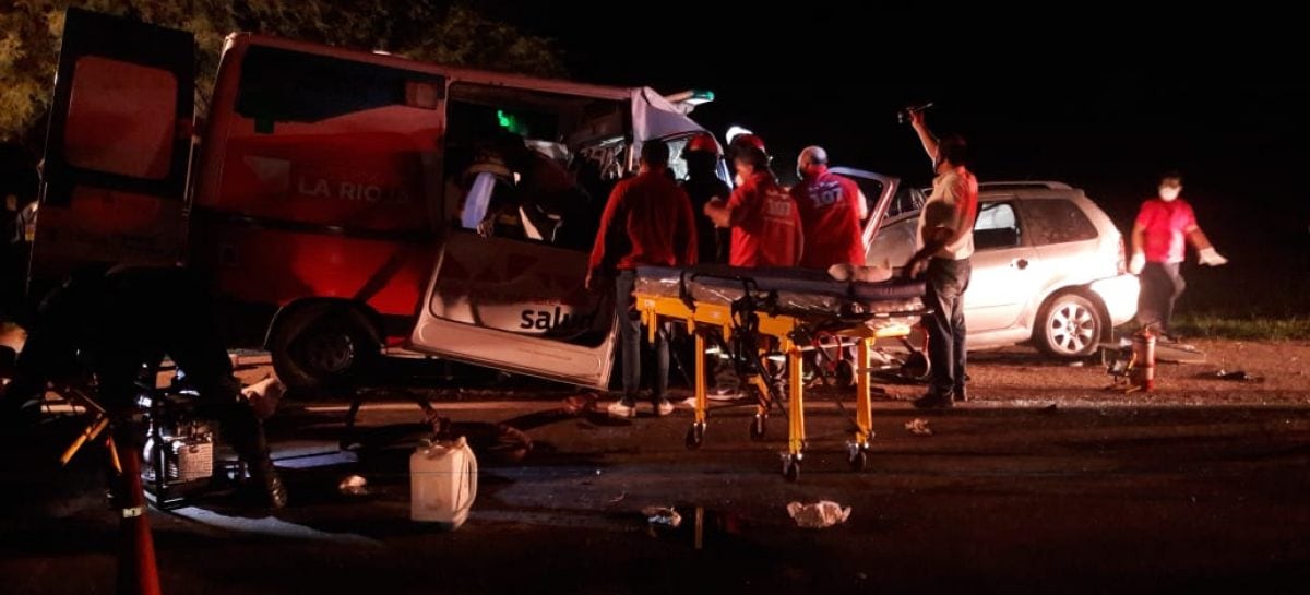 El choque se produjo entre una ambulancia y un auto particular.