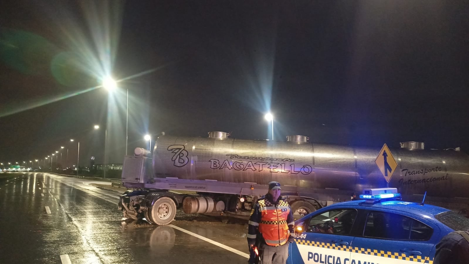 Policía Caminera estableció un corte parcial en el camino.