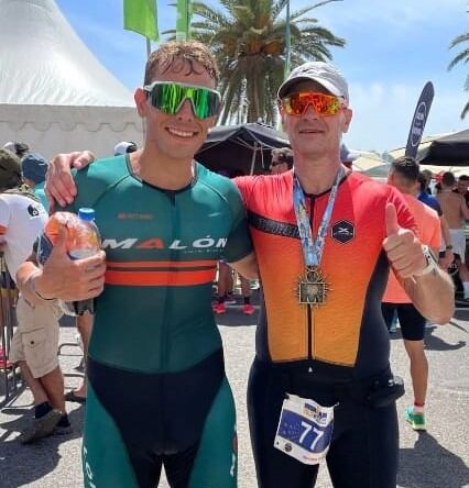 Federico Mazzuchino y Fernando Mazzuchino atletas de Arroyito en el Ironman Punta del Este