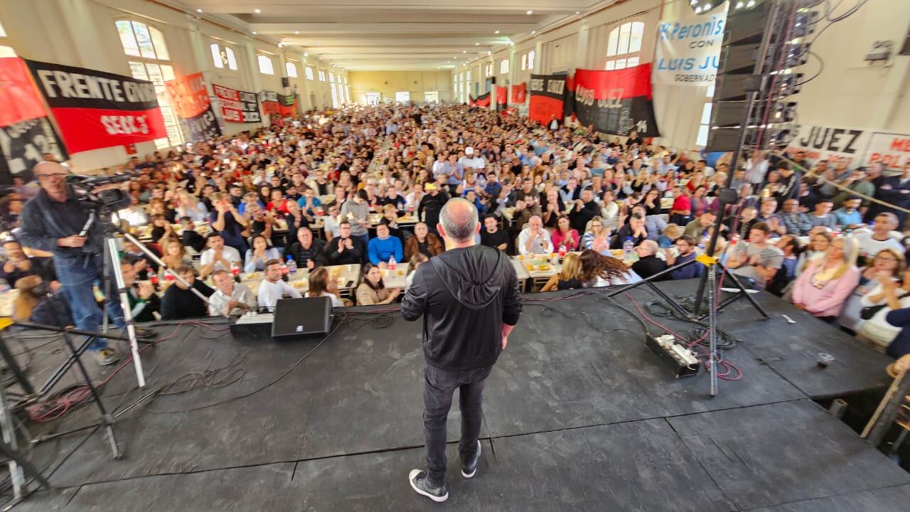 Frente. Todos los sectores de Juntos por el Cambio participaron del locro del 1º de Mayo en el comedor universitario.