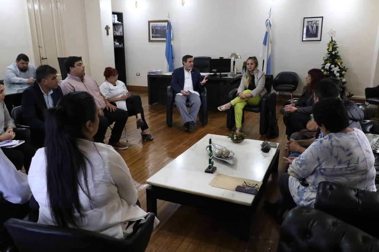 El ministro de Salud junto a referentes de dispositivos de protección.