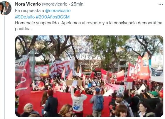 Suspendieron los actos por el 200 aniversario de la Biblioteca San Martín por la interrupción de manifestantes.