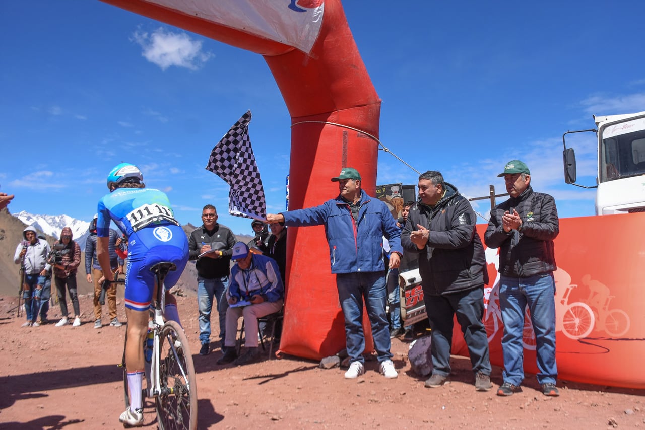 Vuelta de Mendoza 2023, septima etapa, el mendocino Mario Ovejero ganó la etapa reina en el Cristo Redentor.

Foto: Mariana Villa / Los Andes