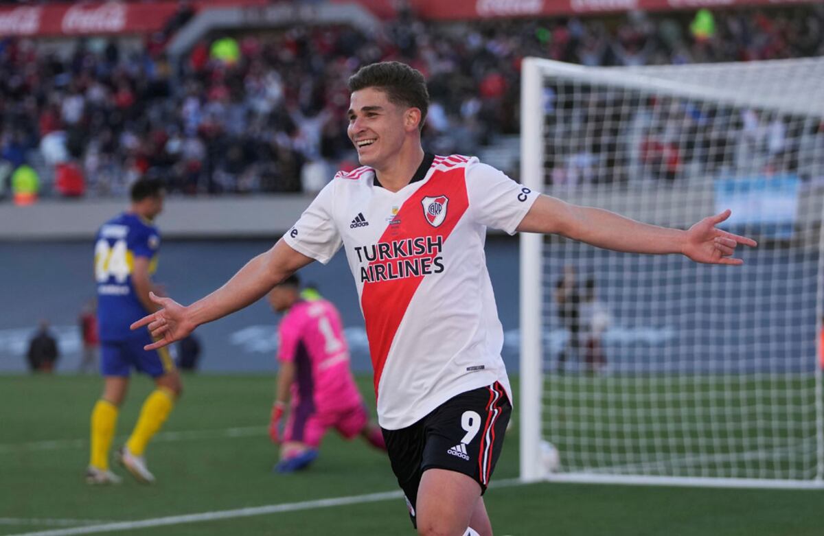 Julián Álvarez jugaría en el Manchester City en 2022