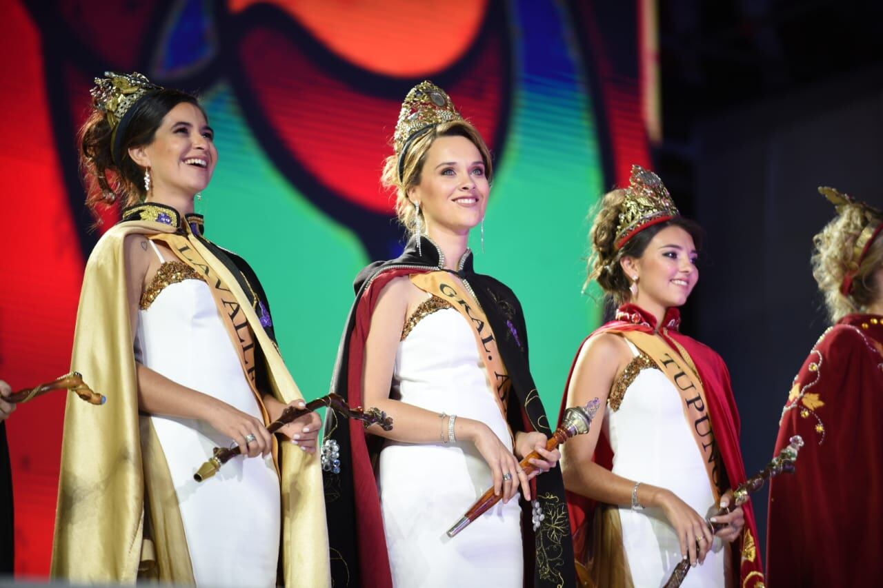 Carolina Sendra, reina de General Alvear, durante la elección en el anfiteatro Frank Romero Day.