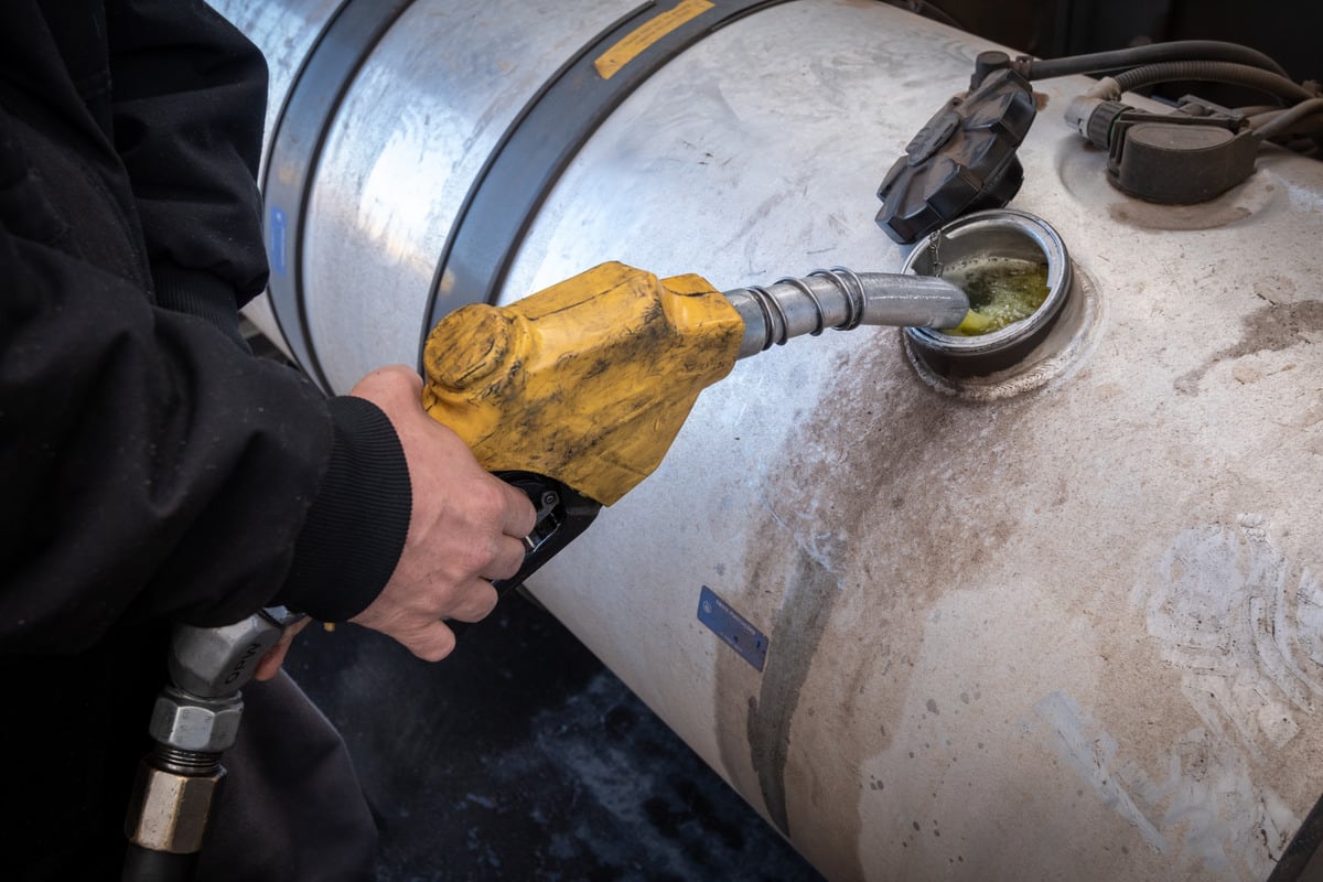 Falta de Gasoil, Camiones
Camiones esperan horas para pder cargar combustible en la estacion YPF de Perdriel 

Foto: Ignacio Blanco / Los Andes 