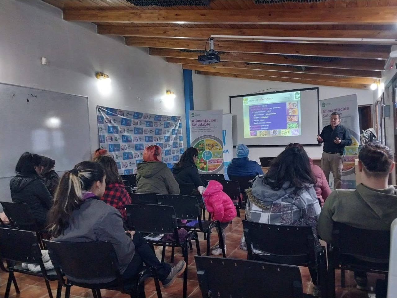 Nuevamente se brindó el curso de manipulación de alimentos.