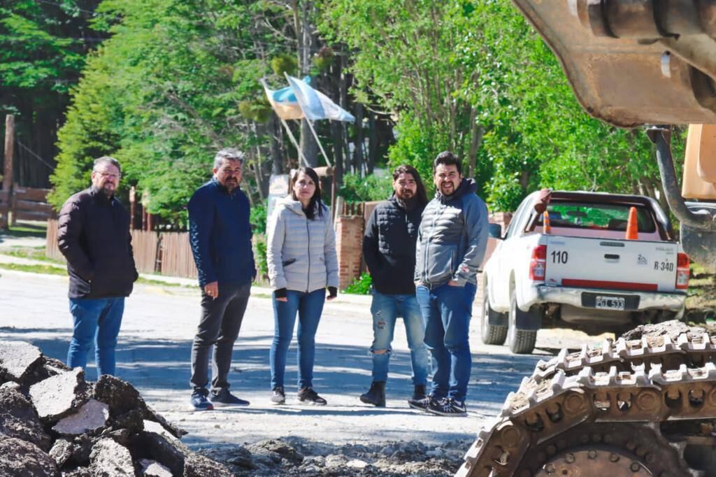 Obra pública vial en la ciudad.