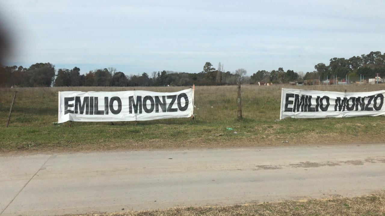 En los años electorales proliferan los carteles políticos en Azul