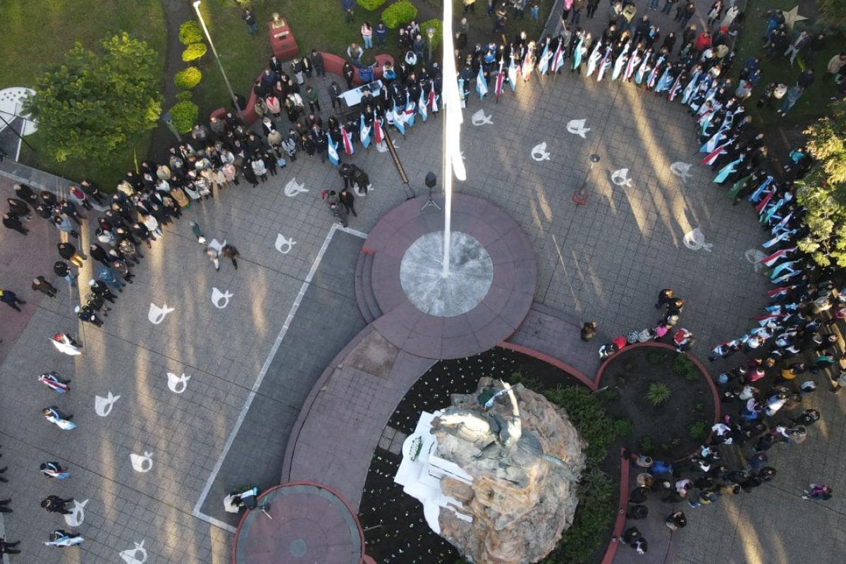 Davico participó de los actos por el aniversario de la Revolución de Mayo