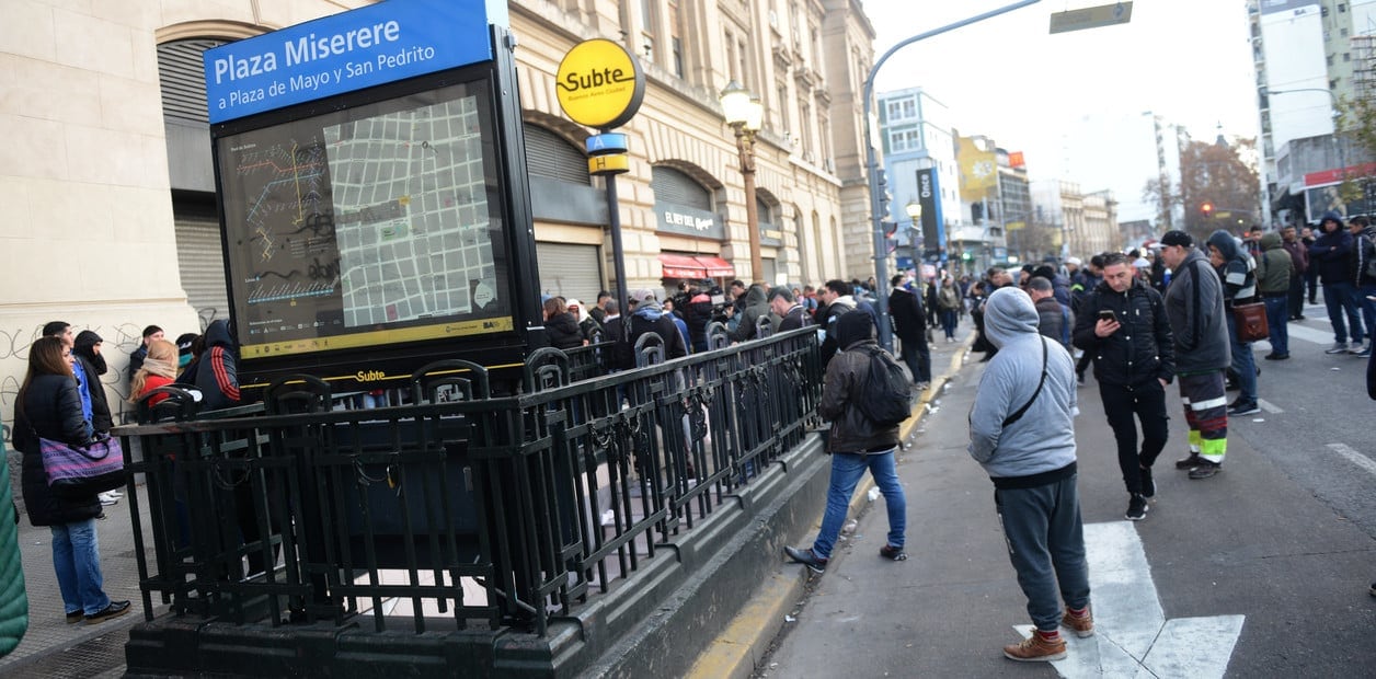 Este miércoles habrá apertura de molinetes en todas las líneas previo al paro de subtes.