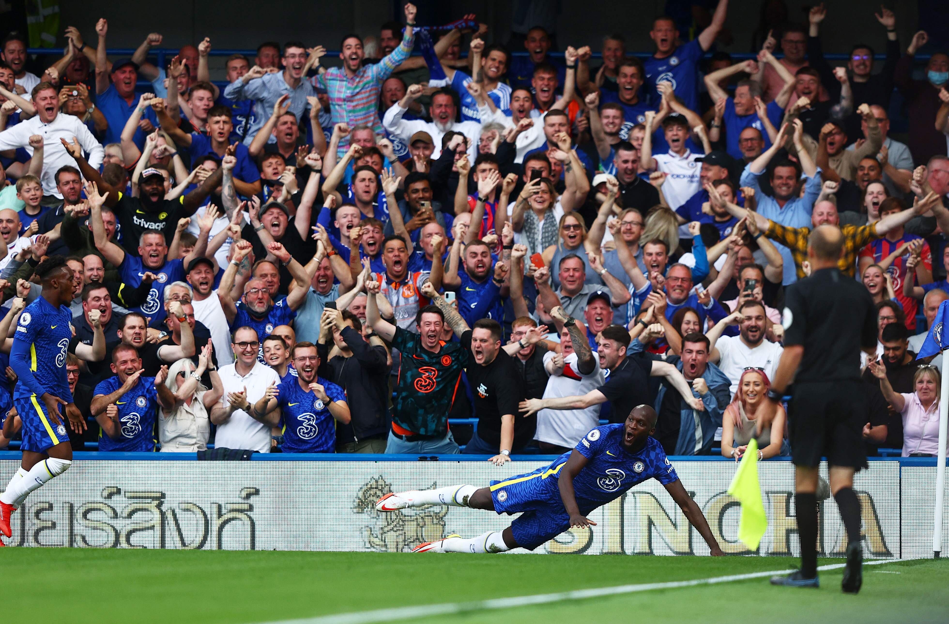 Romelu Lukaku anotó sus primeros goles en Stamford Bridge con la camiseta del Chelsea.