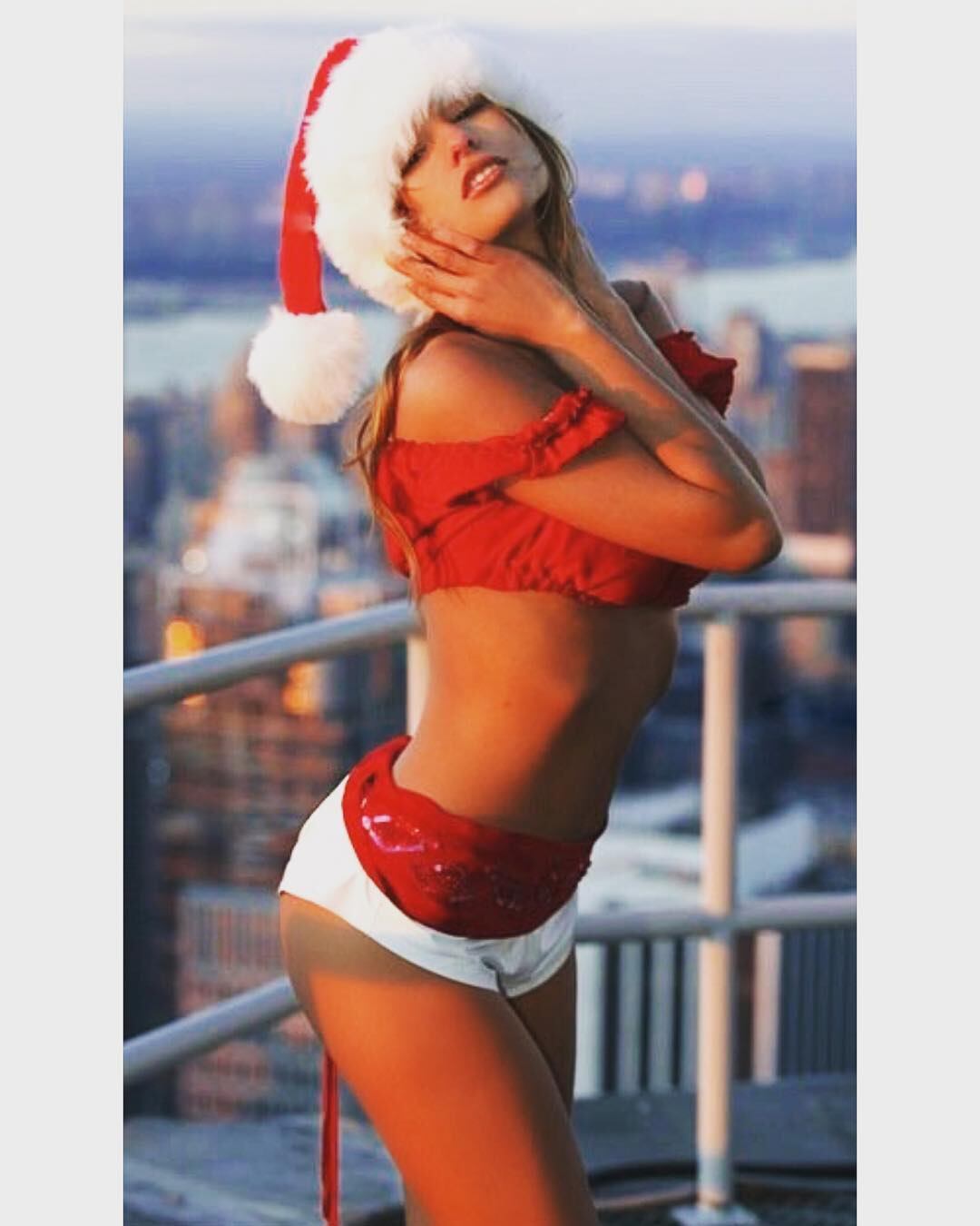 La vez que Pampita enamoró con su look navideño.