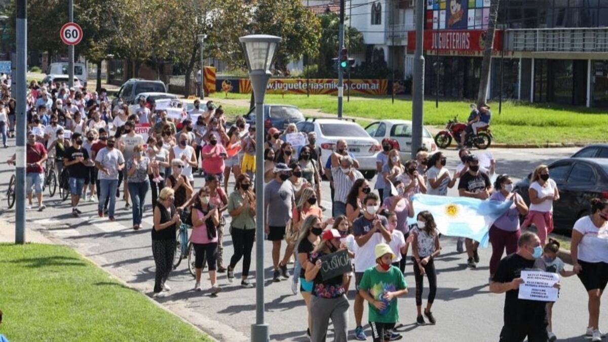 Fisherton volvió a marchar en reclamo de la liberación del joven que atropelló y mató a ladrones