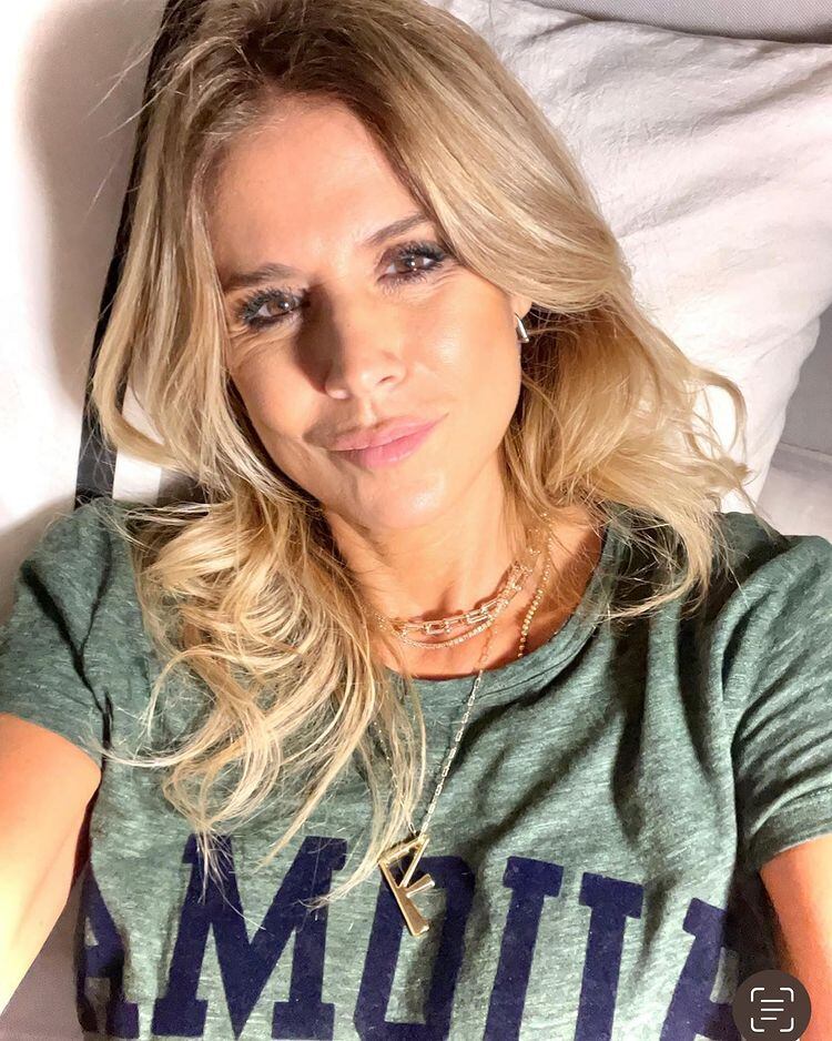 Flavia Palmiero desde su cama: "Buen domingo".