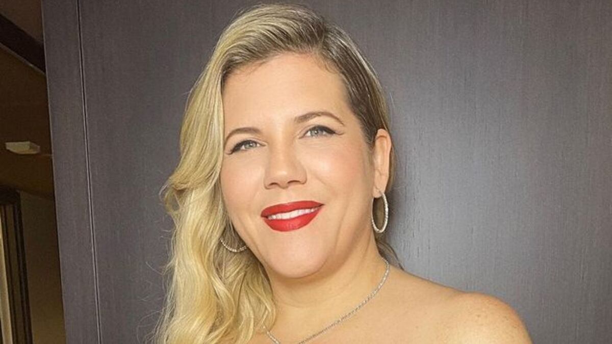 El destape de Dominique Metzger: la periodista del noticiero arrasó en Instagram con una bikini en tendencia 