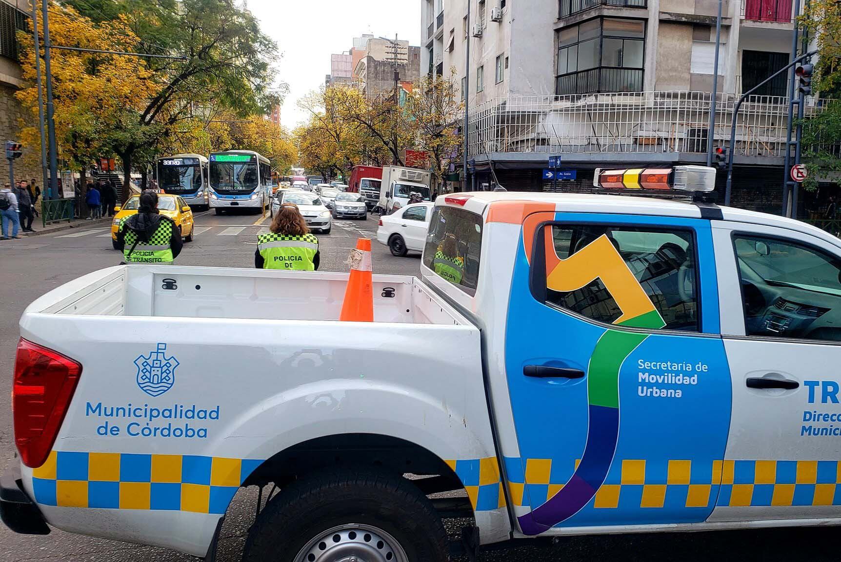 Córdoba. Complicaciones en el Centro por cortes y movilizaciones (Foto de Twitter @leoguevara80).