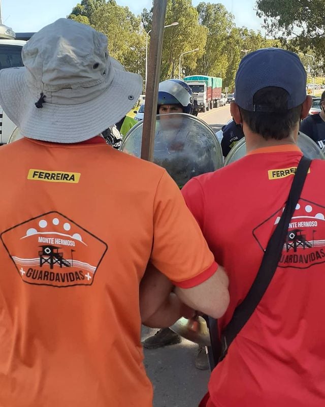 Los guardavidas de Monte Hermoso fueron a la Justicia.