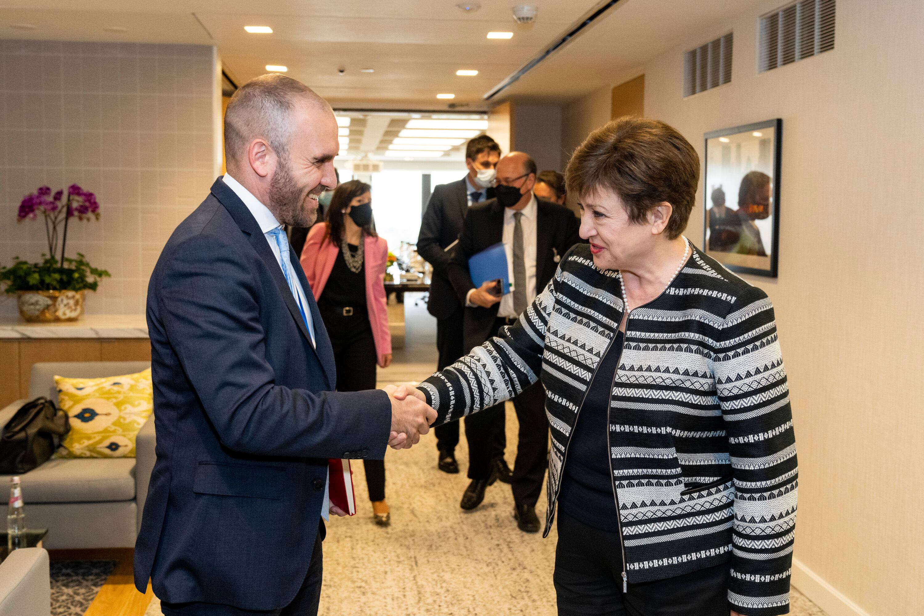 Kristalina Georgieva en la última reunión con el exministro de Economía, Martín Guzmán. 