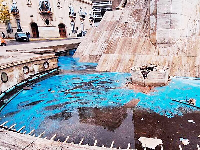 Vandalismo en el Monumento rosarino