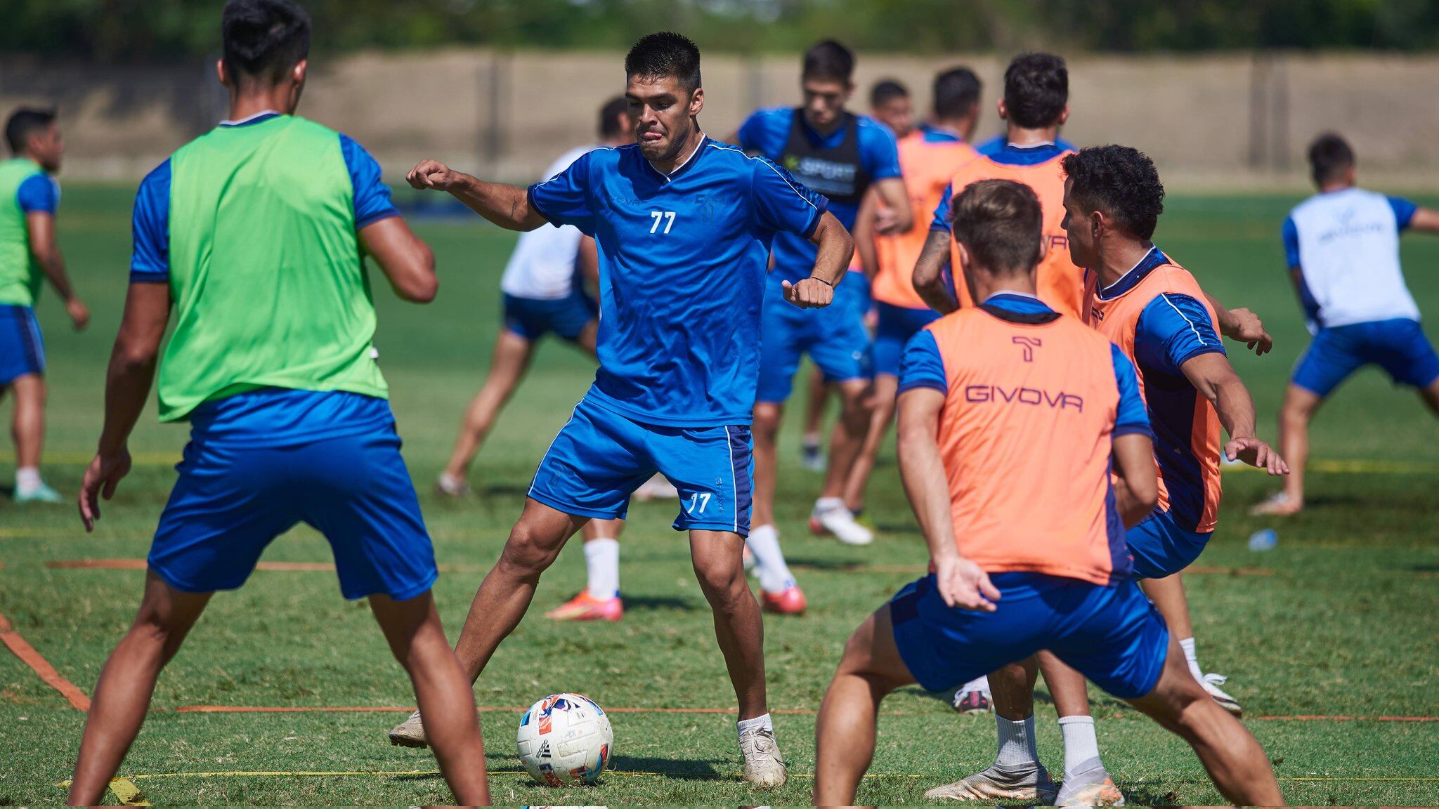 Fernando Juárez volvió a Talleres, tras un buen paso por Agropecuario en el último año y medio como volante central. Acompañará en el debut a Juan Ignacio Méndez frente a Platense.