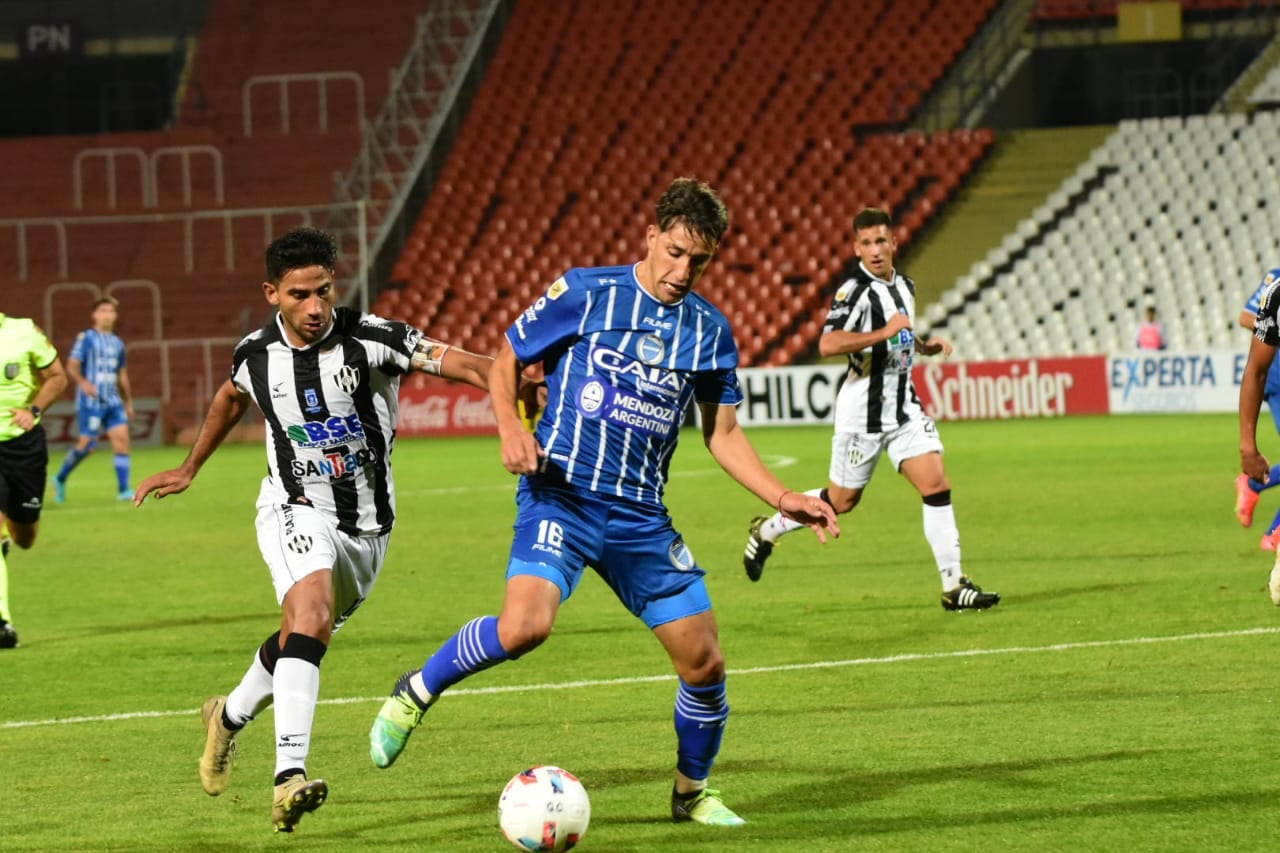 Godoy Cruz controló el juego ante Central Córdoba por la Liga Profesional.