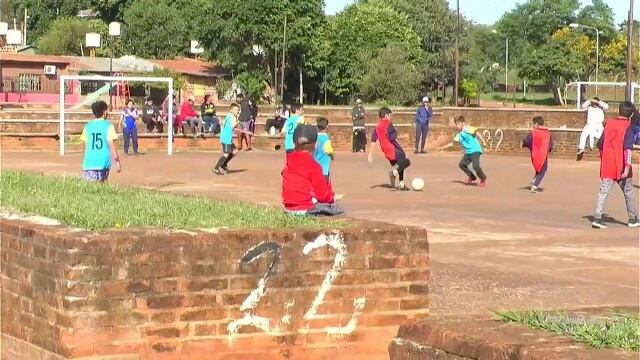 Fútbol en el barrio A4 de Posadas