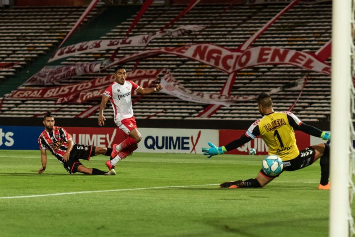 Marcelo Freites y un tributo a Maradona en Instituto: gol y figura