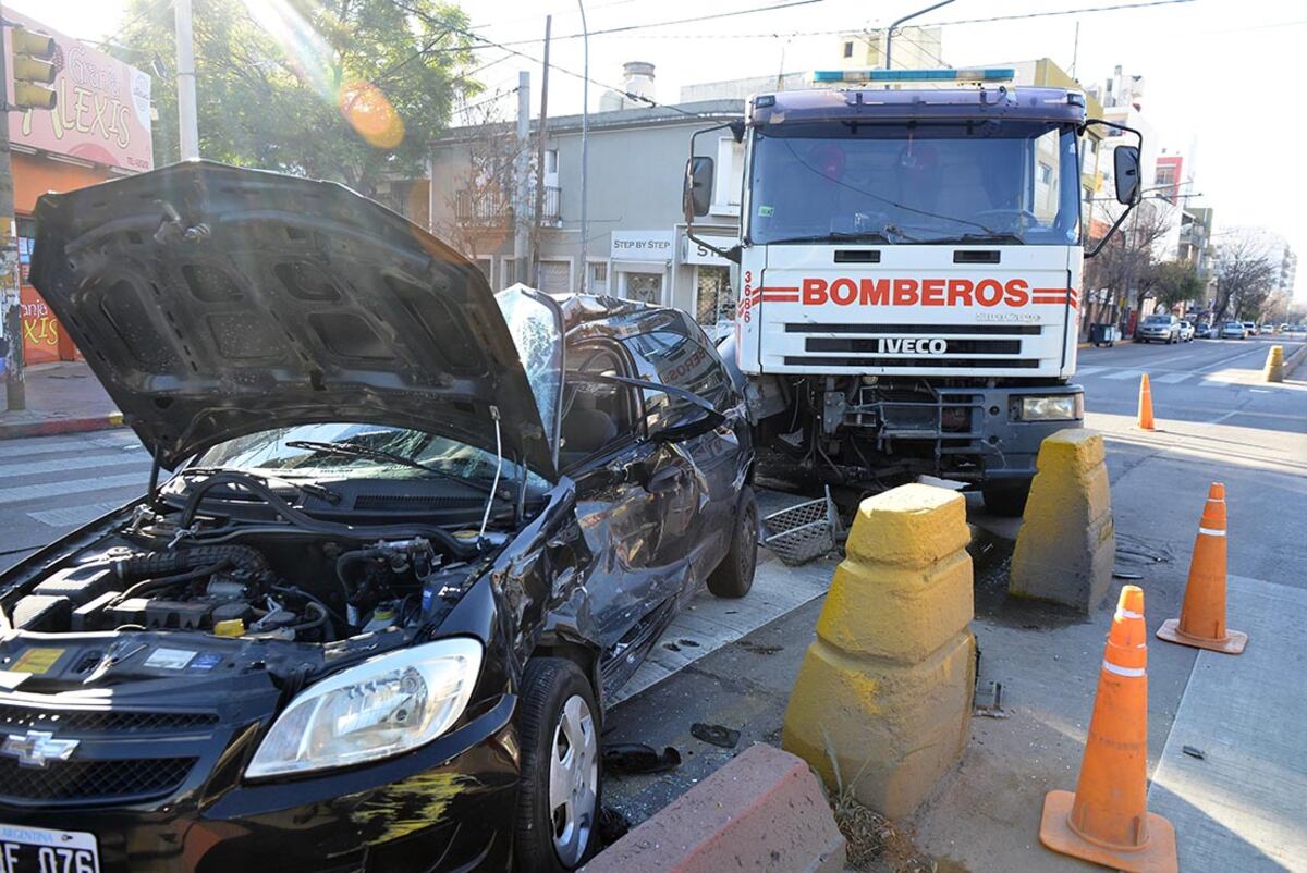 Córdoba: imputaron al conductor del autobomba que chocó contra un vehículo particular