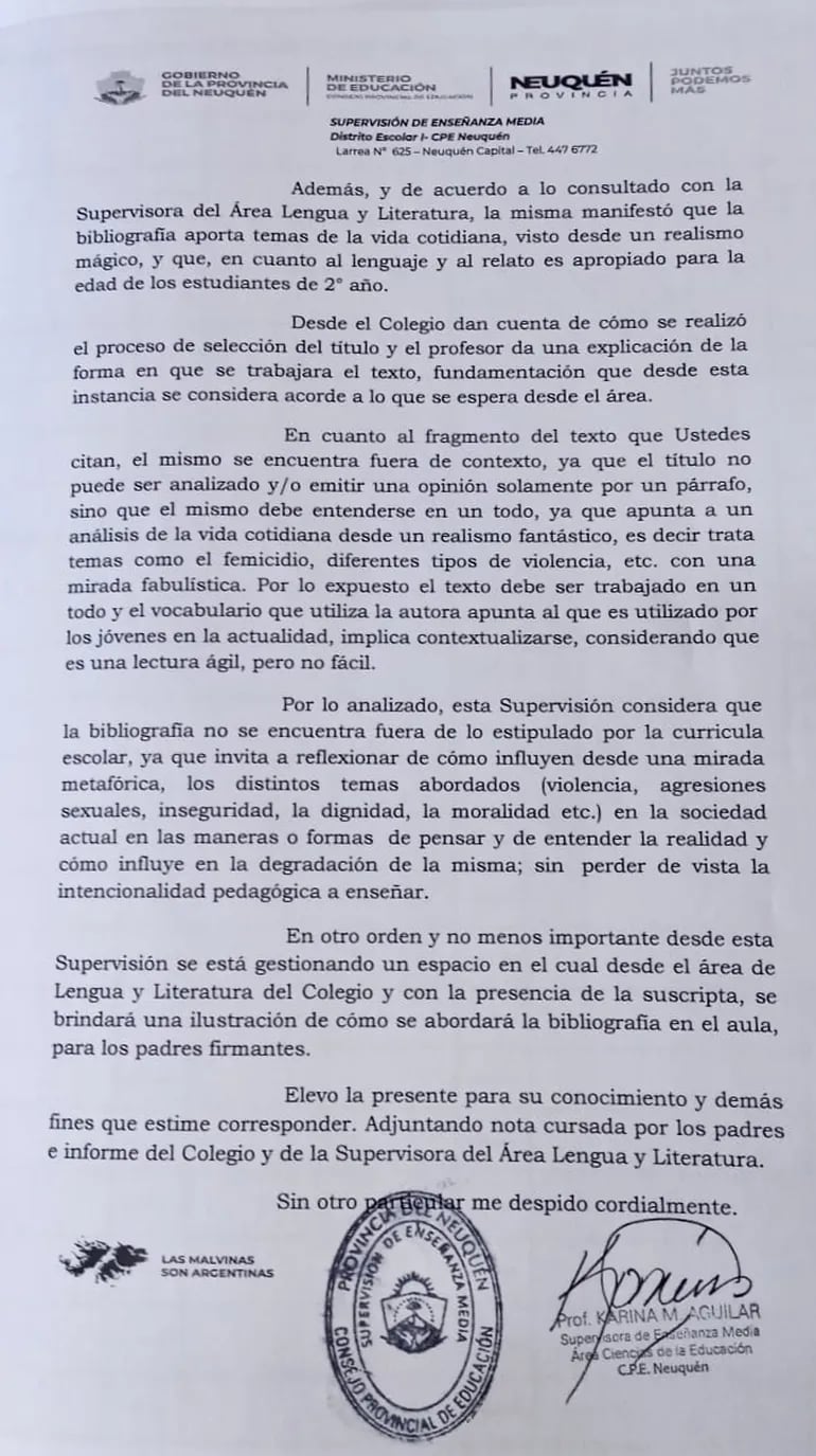 Familiares de alumnos de una escuela privada se quejaron por un libro con contenido sexual.