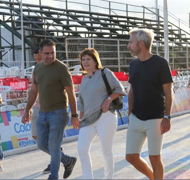 Mauricio Davico junto a Patricia Bullrich y el gobernador Frigerio en campaña 2023. (Foto de archivo).