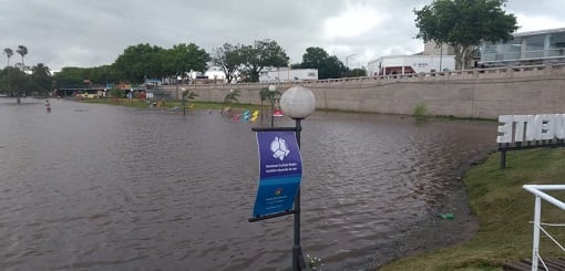 Río Gualeguaychú crecido