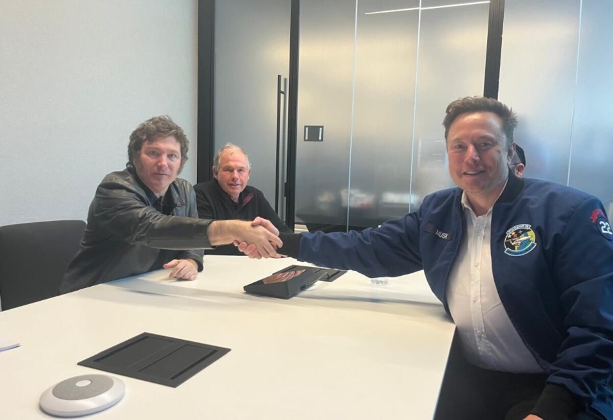 Javier Milei se reunió con Elon Musk en la fábrica de Tesla: rumores de inversión en litio