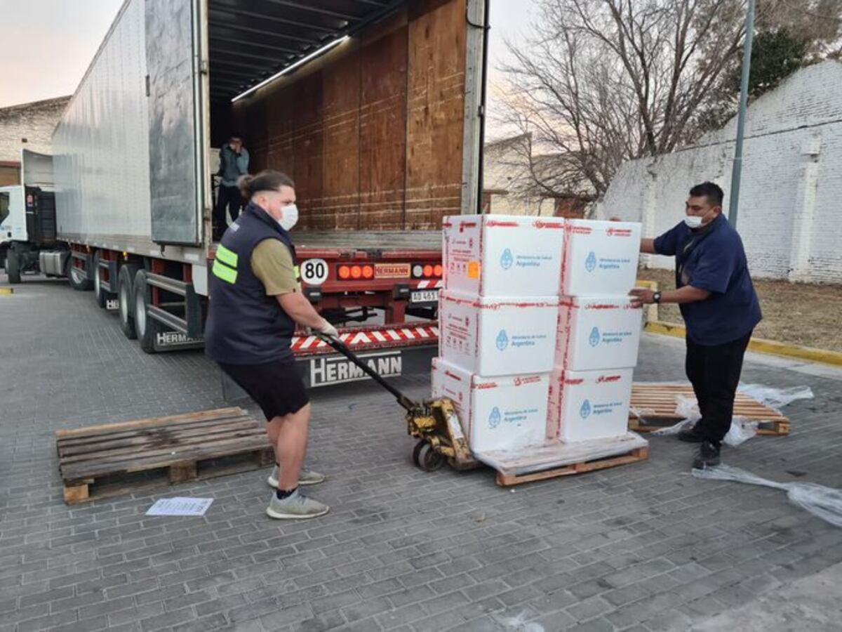 Vacunación en Córdoba: llegaron dosis de Moderna