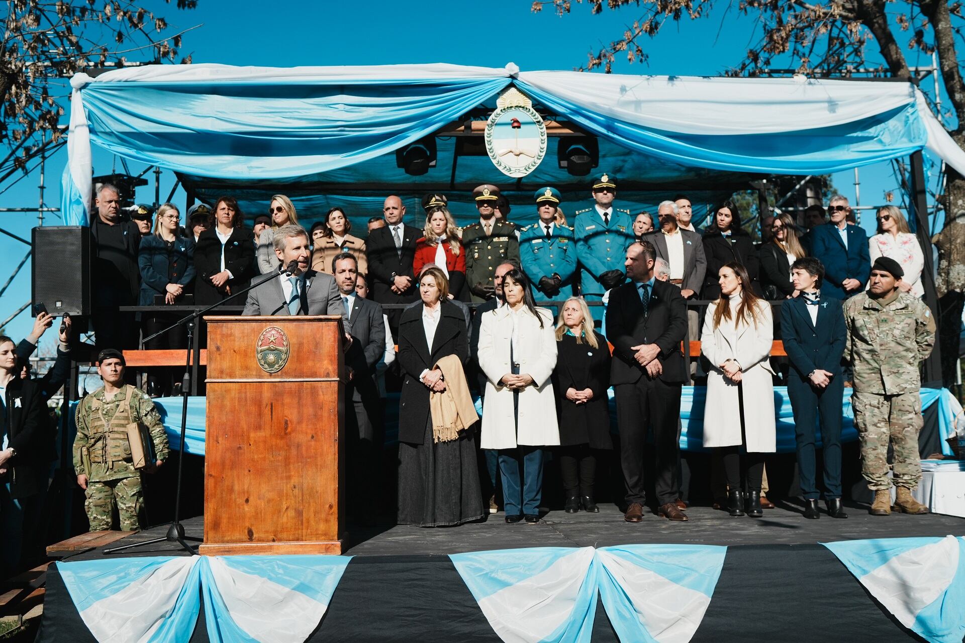 Rogelio Frigerio en el Día de la Bandera