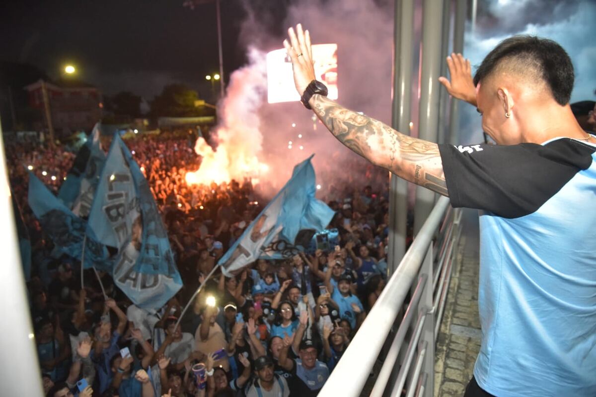 En imágenes: el banderazo de Belgrano y cómo formaría en su debut con Huracán