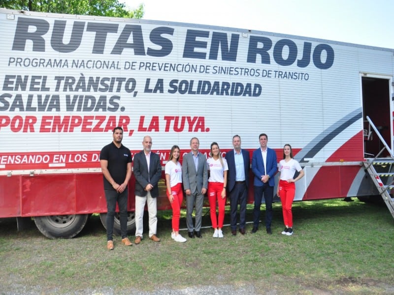 El camión de “Rutas en Rojo” pasó por la ciudad