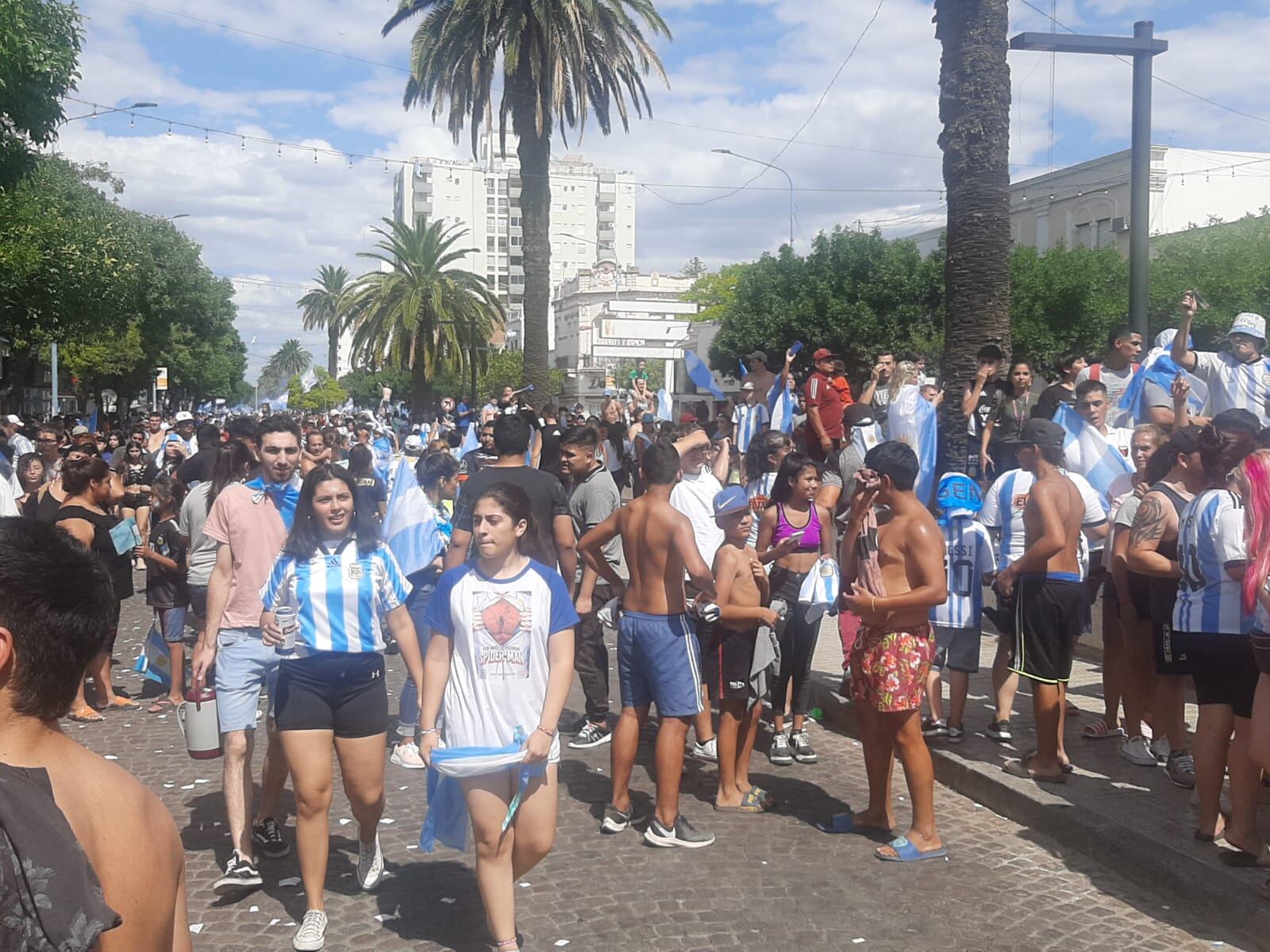 Rafaela gritó bien fuerte Argentina campeón!!!