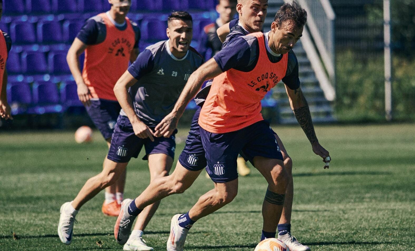 Matías Catalán. Tras el 5-0 ante Sochi, Talleres trabajó este martes en el predio del Zenit con vistas al partido con Estrella Roja de Belgrado. Con ese encuentro, que será el viernes a las 12, se cerrará la Winline Summer Cup de Rusia. (Prensa Talleres)