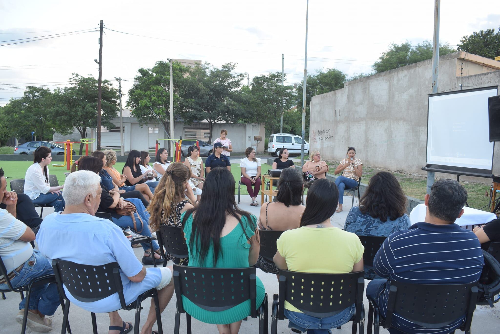 Los vecinos de La Toma pudieron expresar sus inquietudes.