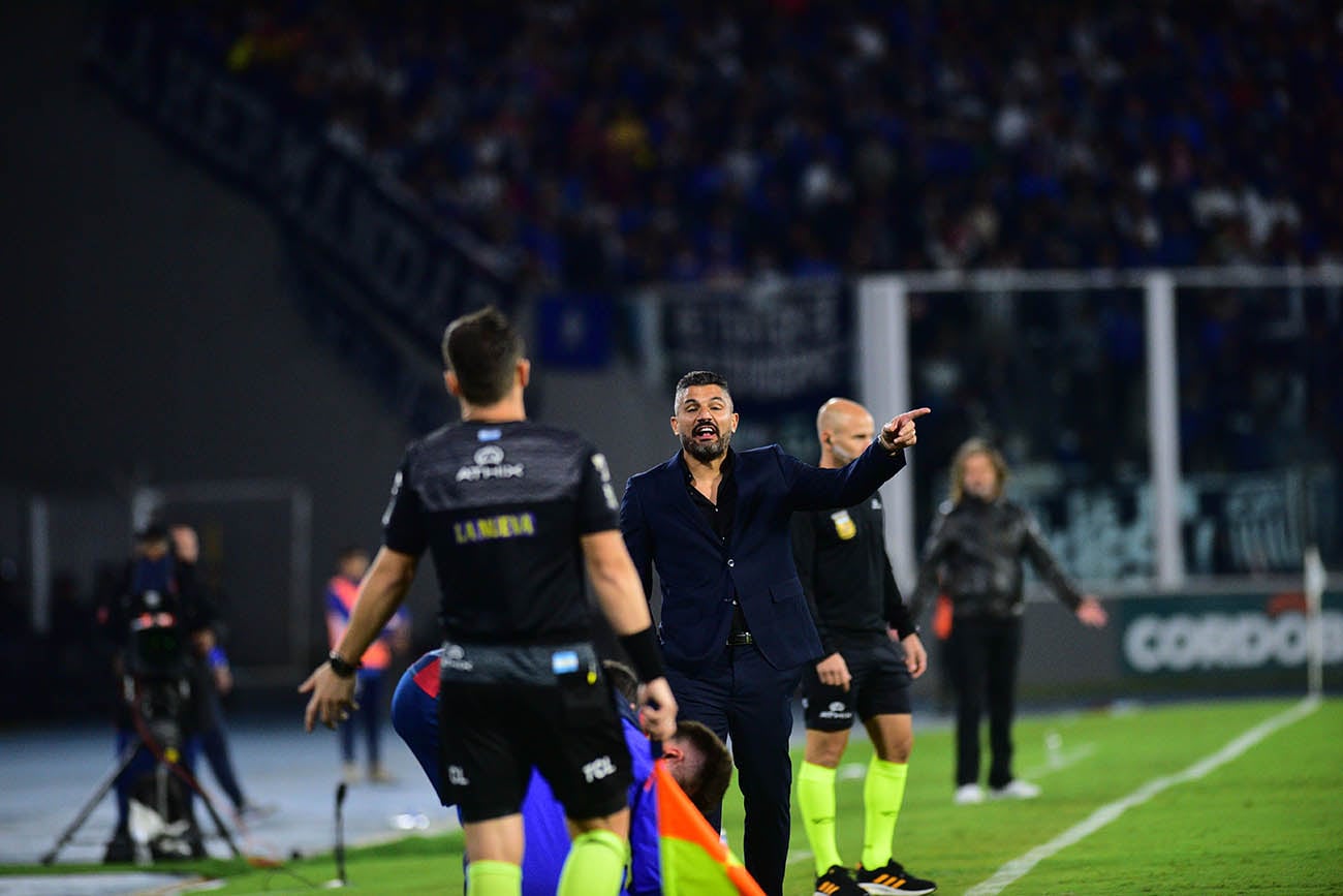 Talleres empato sin goles fente a San Lorenzo en el Kempes ( Ramiro Pereyra / La Voz)