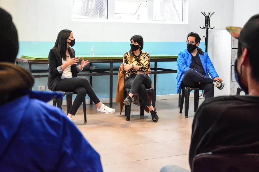 Autoridades del municipio se reunieron con los jóvenes que participan del taller "Abriendo puertas al mundo de trabajo"